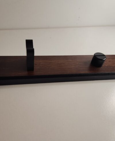 FINISHED KNIFE DISPLAY