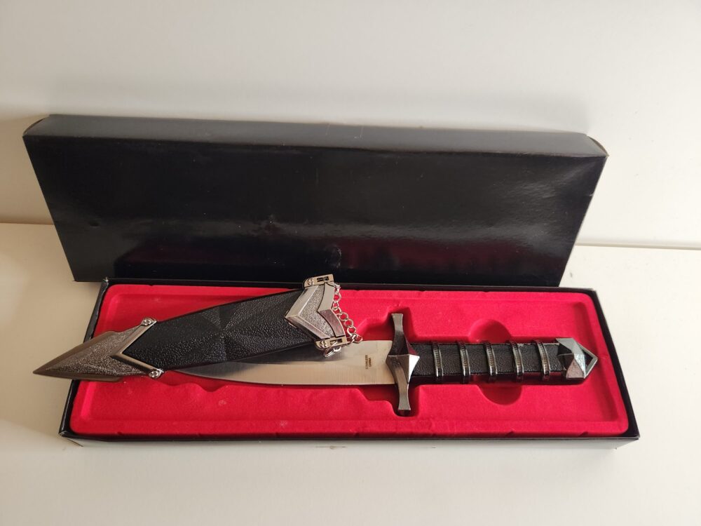 10.75" GOTHIC DAGGER