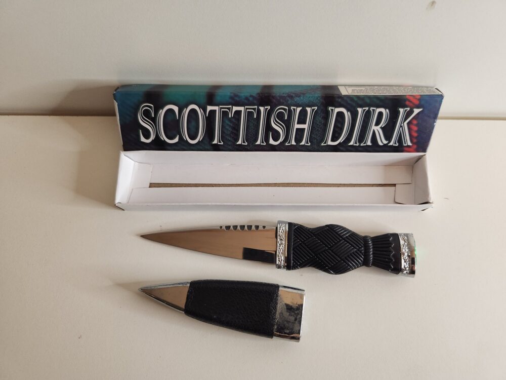 6.75" EMERALD JEWEL SGIAN DUBH SCOTTISH DIRK