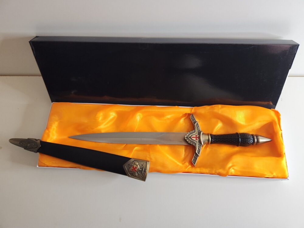14.75" GOLD ARMOR DAGGER